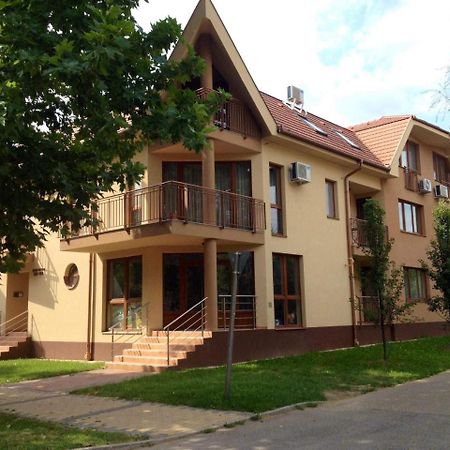 My Home Apartman Hajduszoboszlo Bagian luar foto